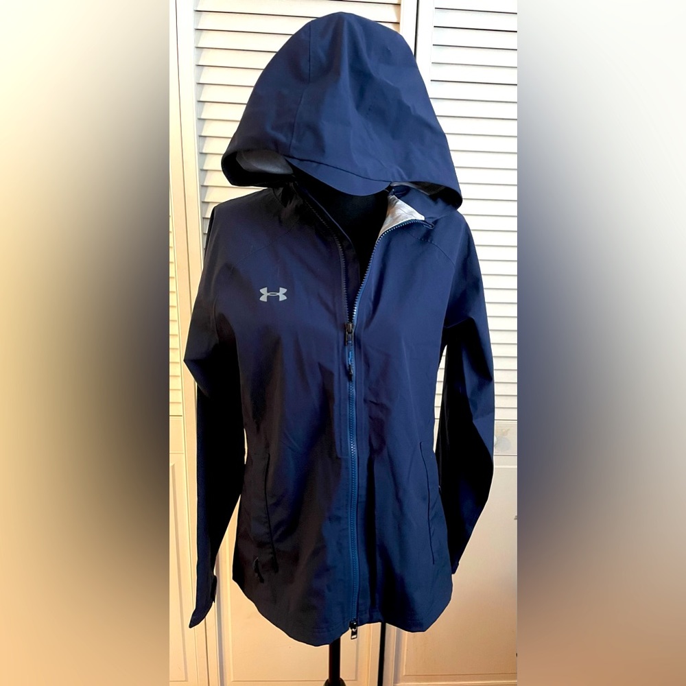 Under Armor Women’s Wind Breaker